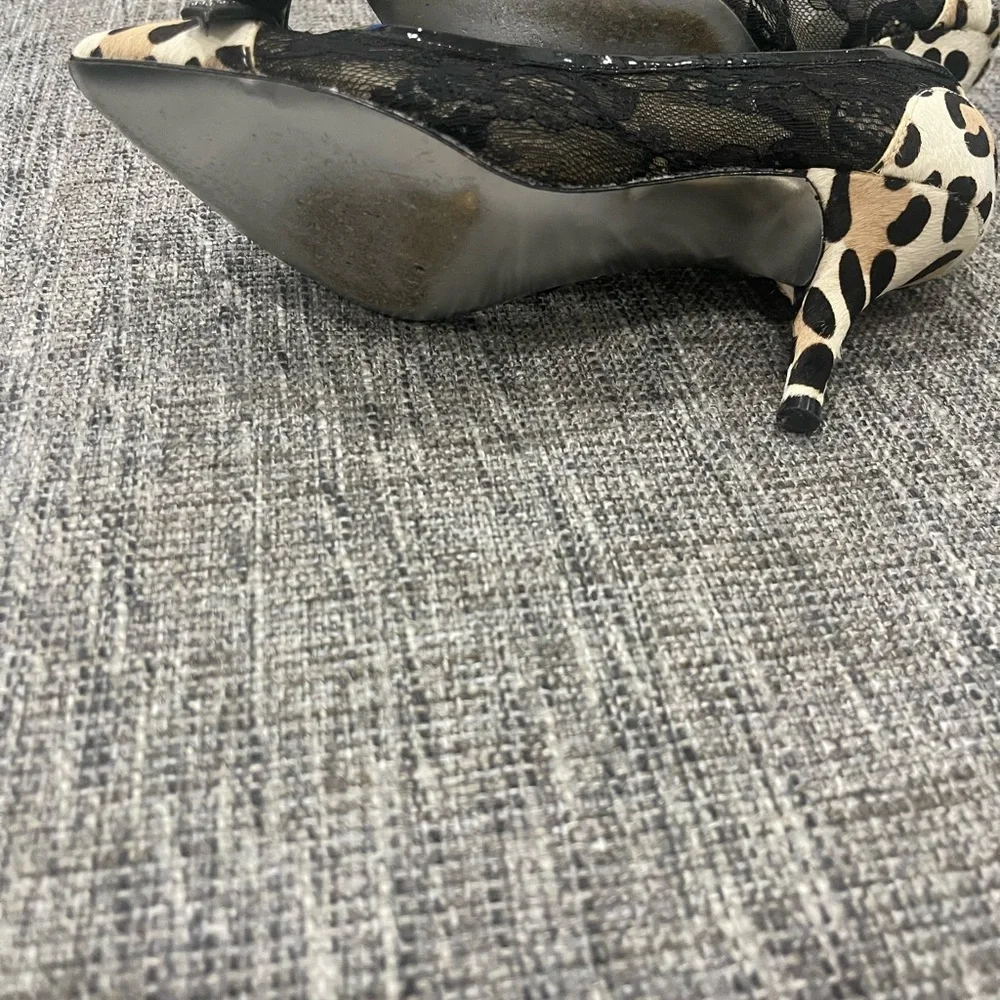 BEBE , leopard fur, lace, & patent studded bow on toes pumps!😊 - Picture 2 of 6